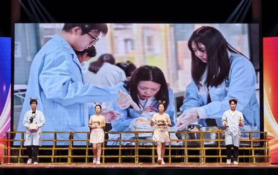 CBBB61E09E486961CD534A73F6D506A0