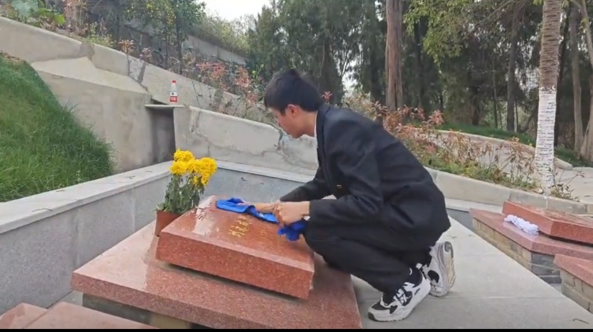 18AFB83DE1FDC14E88879998EBDB30E6