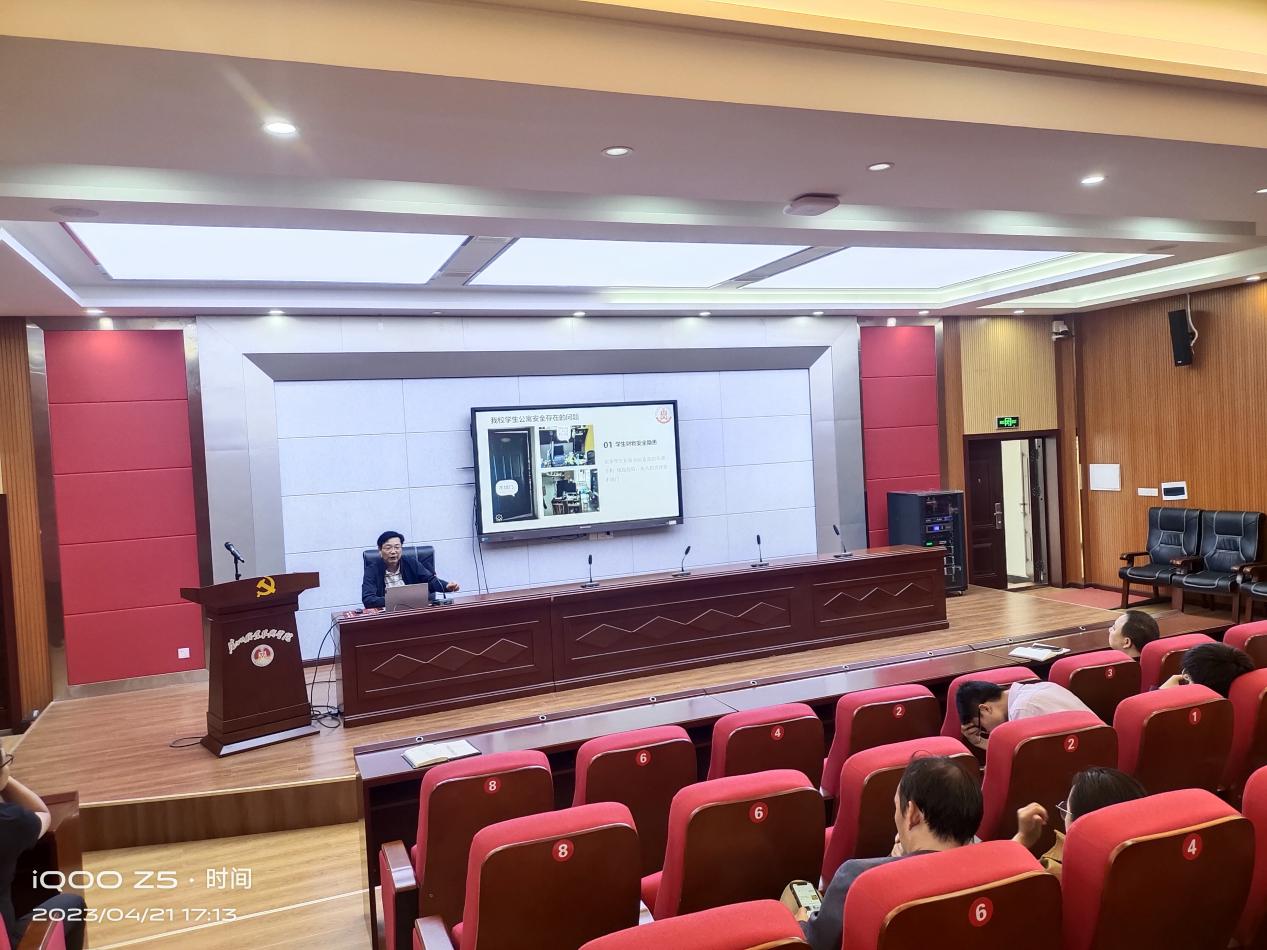 4798CC6F0A3BCA61493081C4778B247F